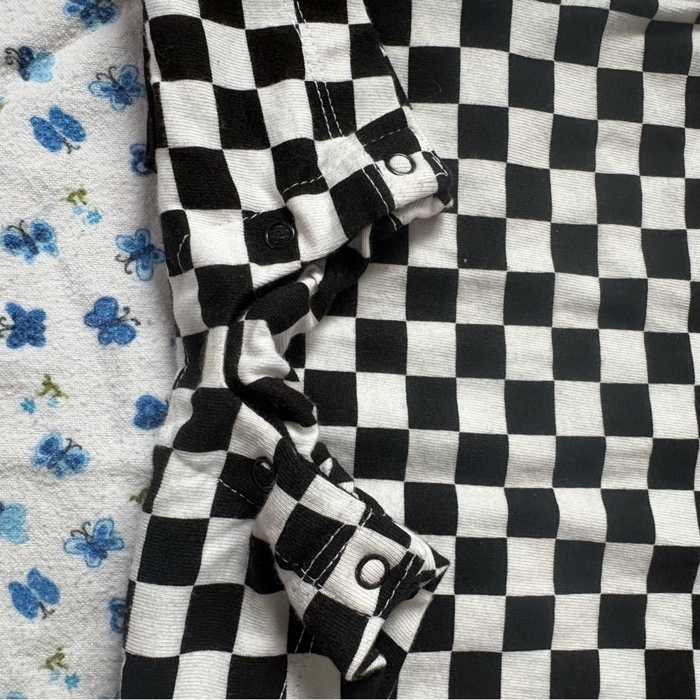 Checkered Baby Romper - Picture 4 of 4